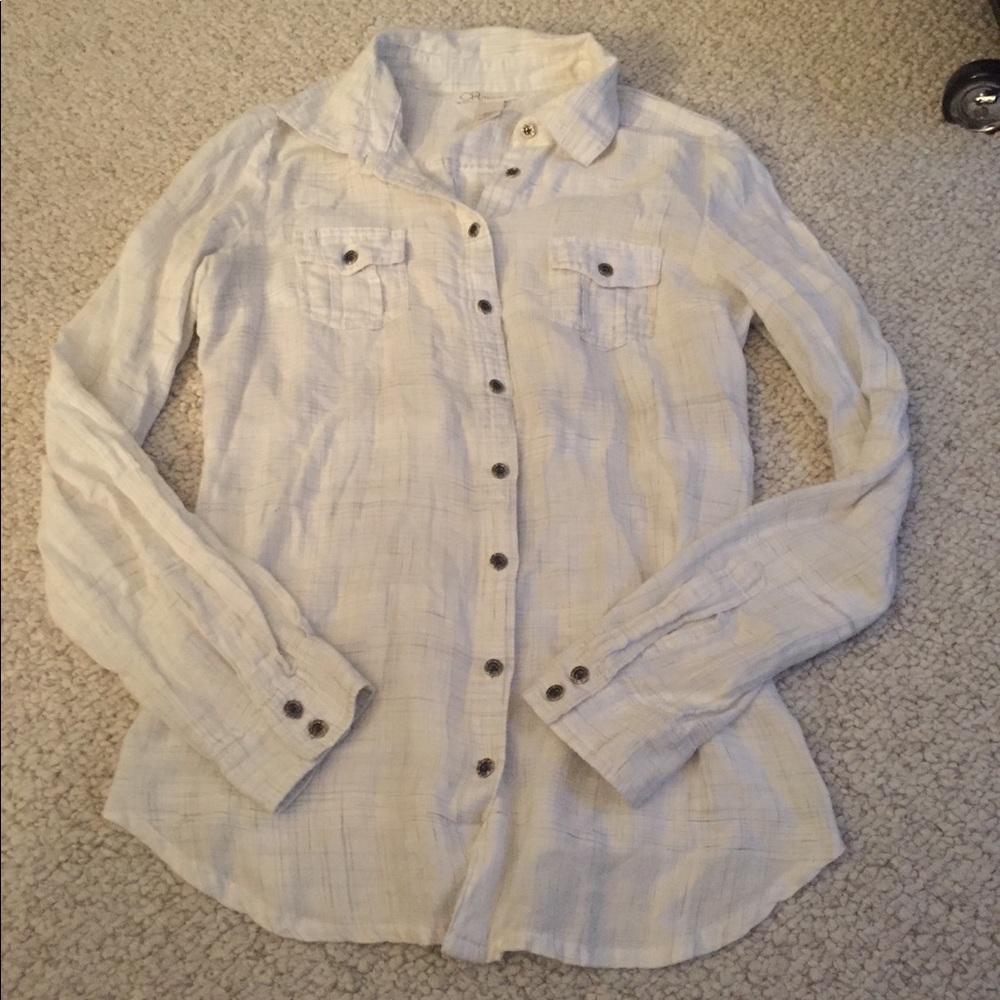 Super soft and lightweight button down!
